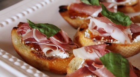 Crostini with Serrano and Manchego